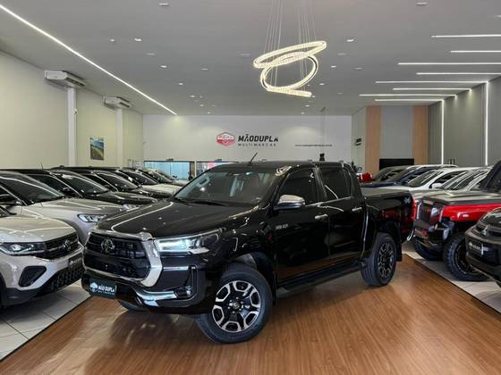 TOYOTA HILUX 2.8 D-4D TURBO DIESEL CD SRX 4X4 AUTOMÁTICO